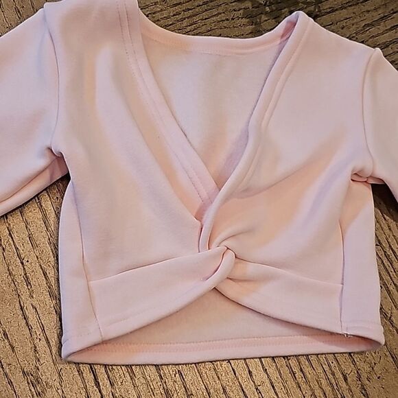Ballet thick long sleeve wrap top size 4-5 new never worn - Picture 4 of 9